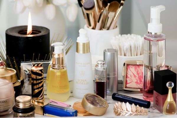 Découvrez 10 essentiels pour sublimer votre routine beauté