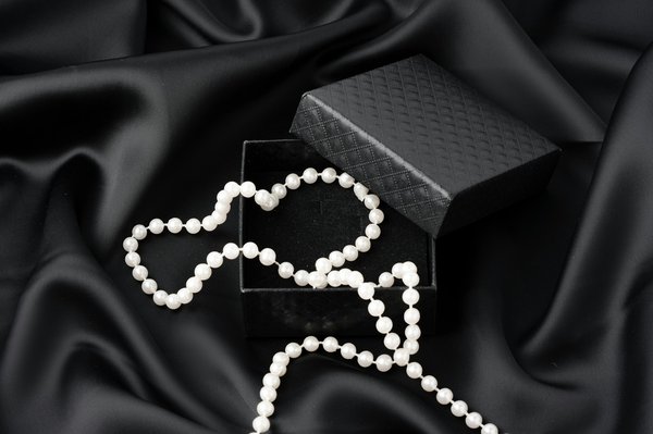 Découvrez le collier perle : élégance intemporelle à porter